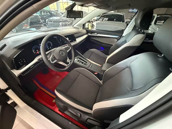 Фото 7 - Volkswagen Golf