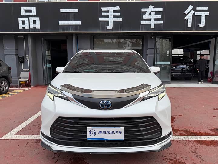 Фото 1 - Toyota Sienna