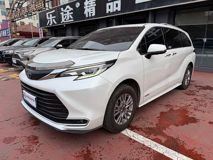 Фото 2 - Toyota Sienna