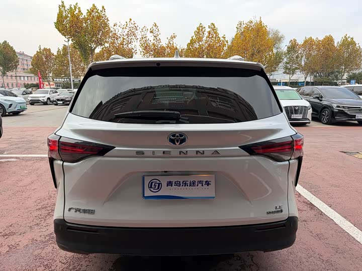 Фото 5 - Toyota Sienna