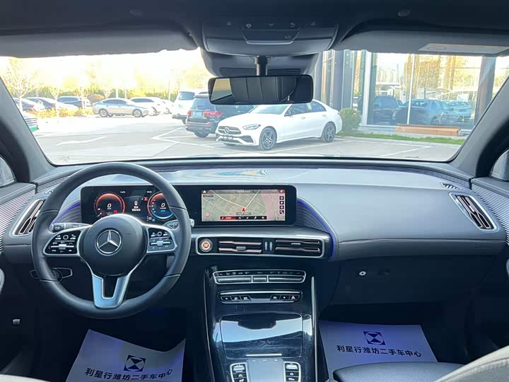 Фото 10 - Mercedes-Benz EQC