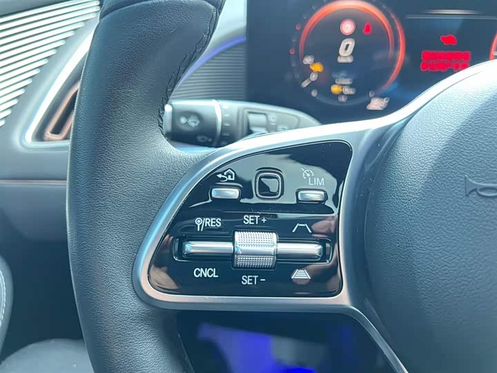 Фото 12 - Mercedes-Benz EQC