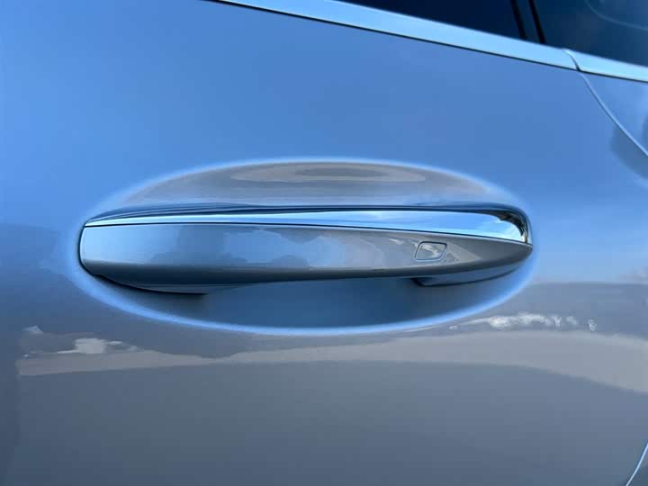 Фото 5 - Mercedes-Benz EQC