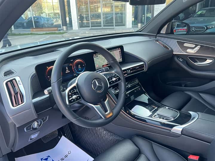 Фото 9 - Mercedes-Benz EQC