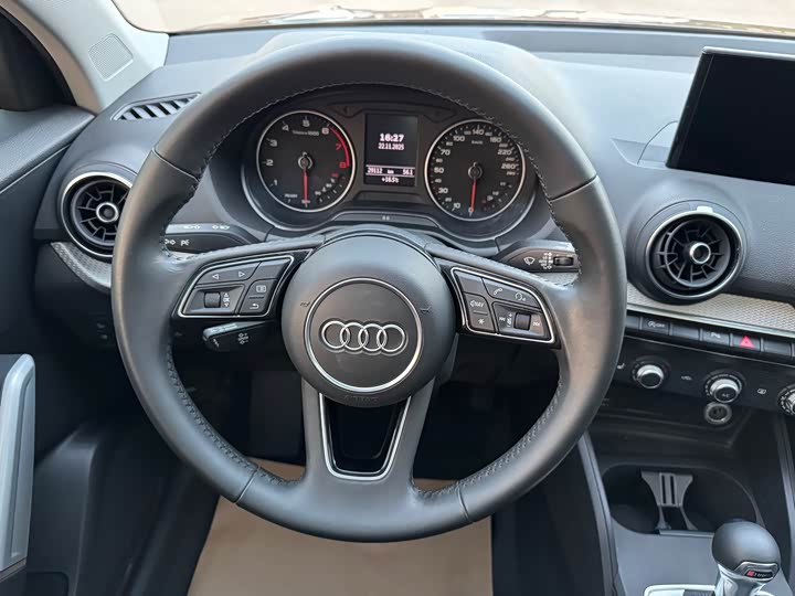Фото 10 - Audi Q2L