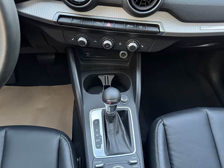 Фото 12 - Audi Q2L