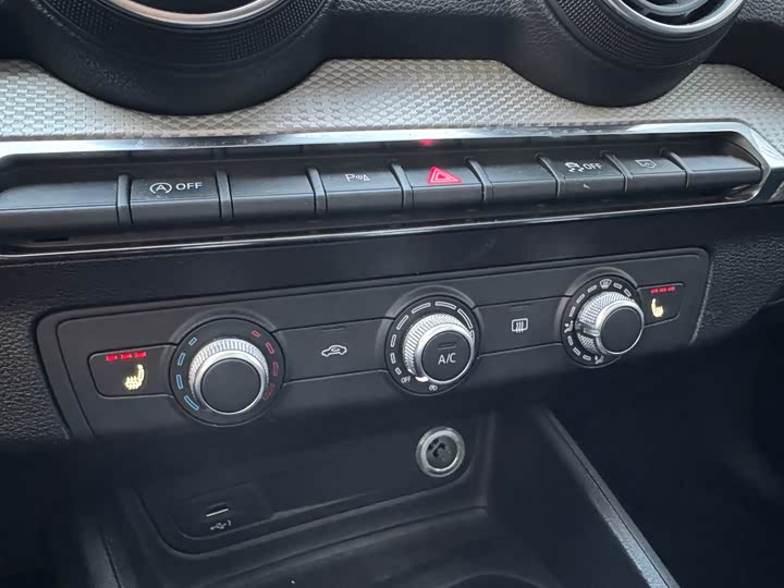 Фото 13 - Audi Q2L