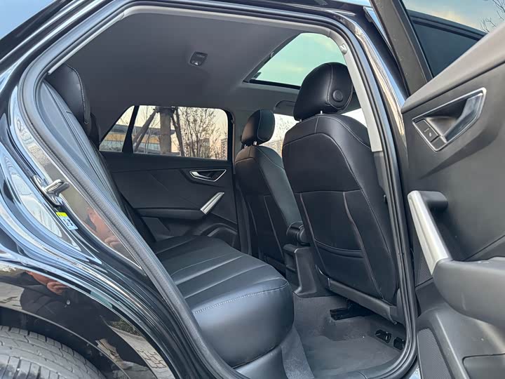 Фото 18 - Audi Q2L