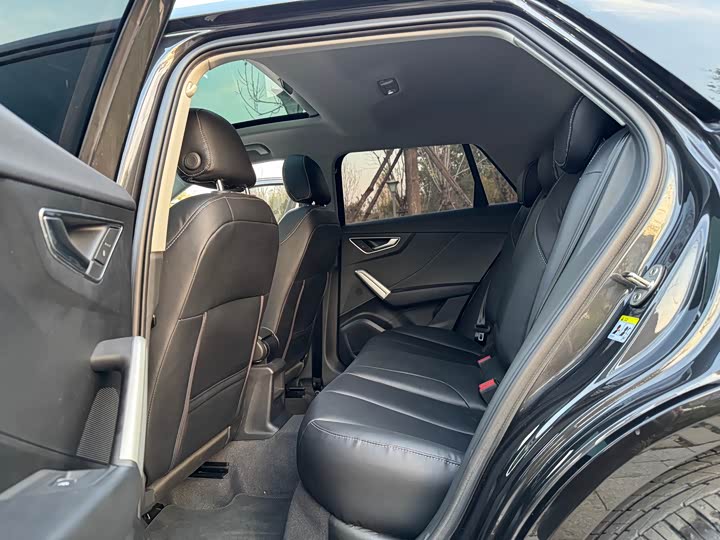 Фото 8 - Audi Q2L