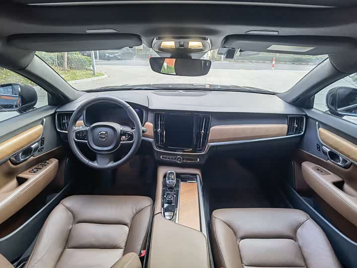 Фото 13 - Volvo S90