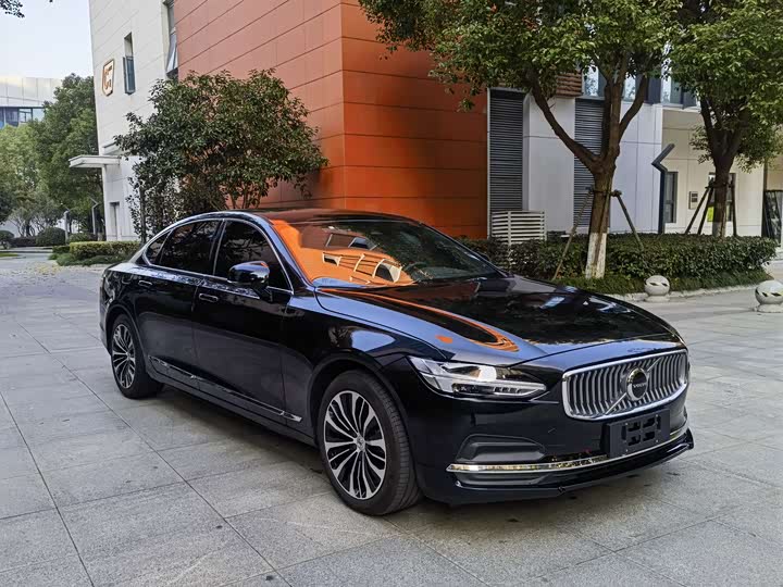 Фото 3 - Volvo S90
