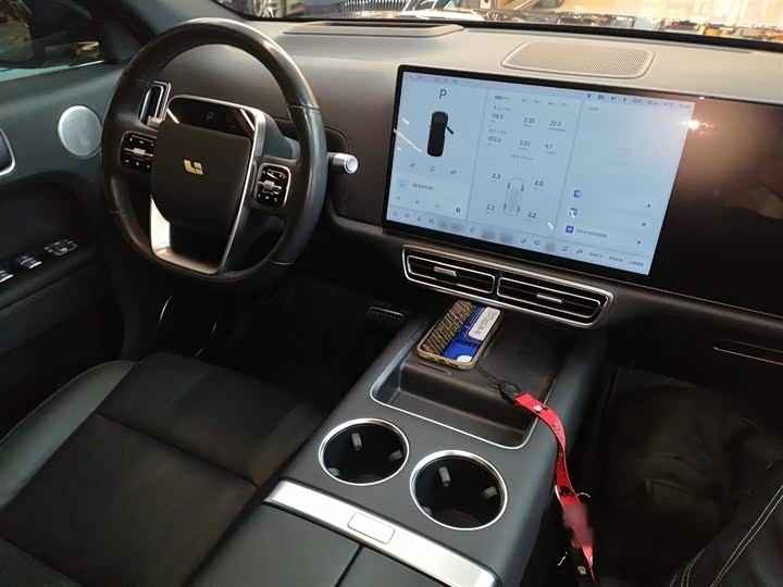 Фото 11 - LiXiang L7