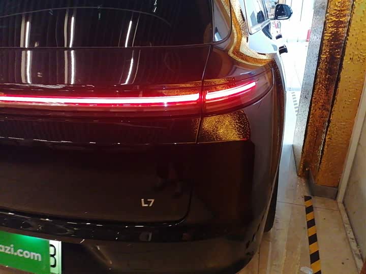 Фото 8 - LiXiang L7