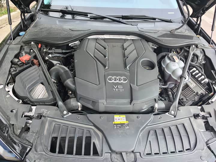 Фото 4 - Audi A8