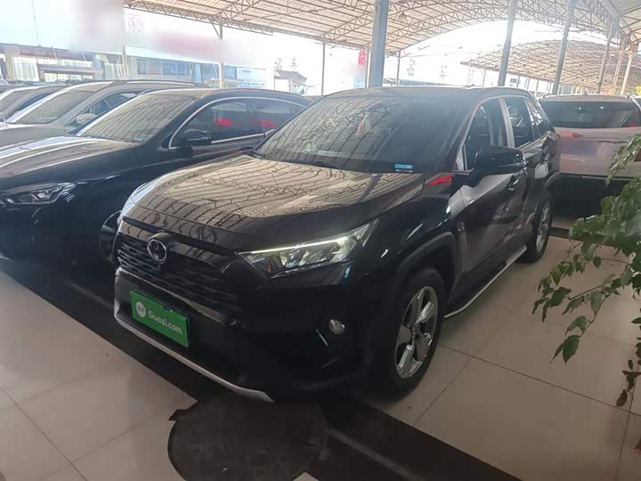 Фото 2 - Toyota RAV4