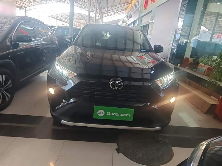 Фото 3 - Toyota RAV4