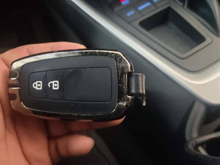 Фото 9 - Toyota RAV4