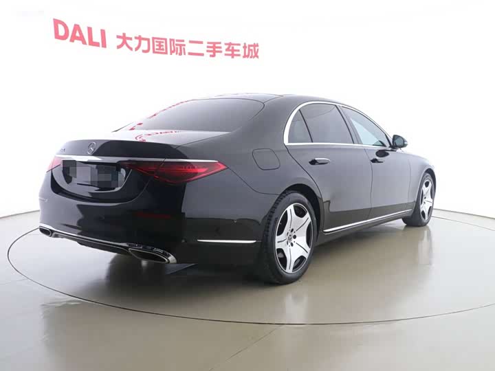 Фото 16 - Mercedes-Benz S-Class