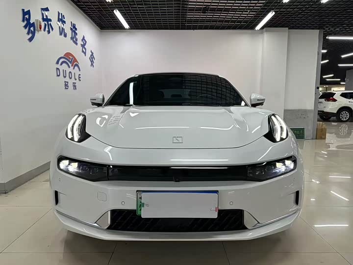 Фото 2 - Zeekr 001