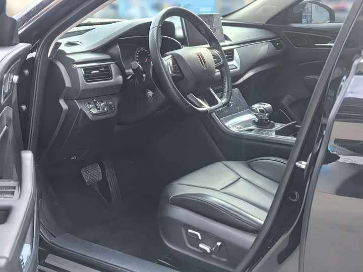 Фото 11 - Hongqi H5