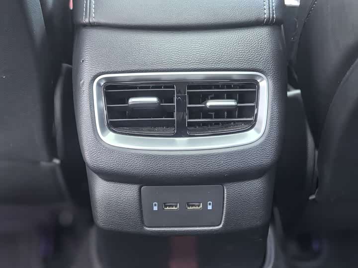 Фото 9 - Hongqi H5