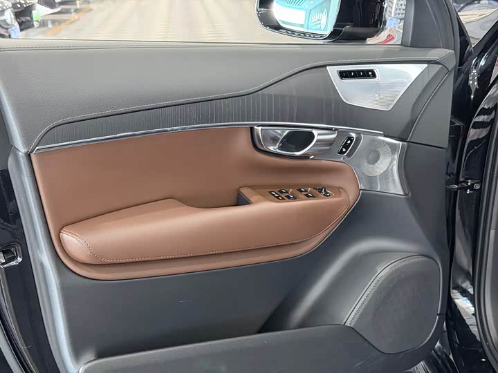 Фото 10 - Volvo XC90 Hybrid