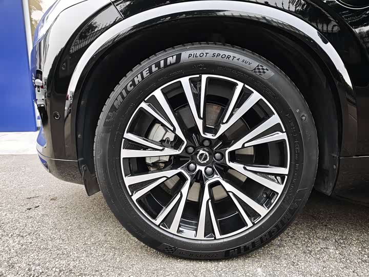 Фото 17 - Volvo XC90 Hybrid