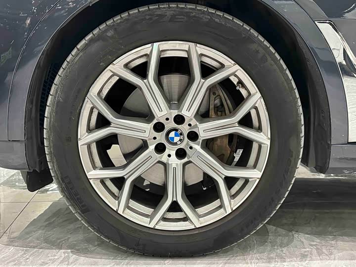 Фото 10 - BMW X7