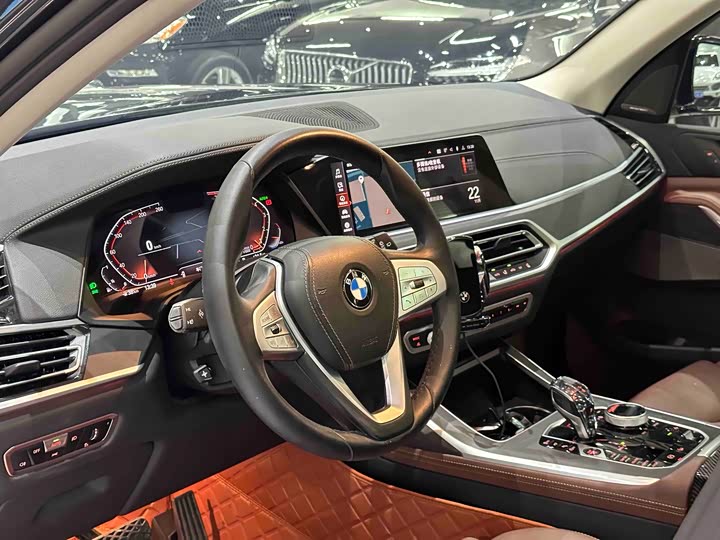 Фото 13 - BMW X7