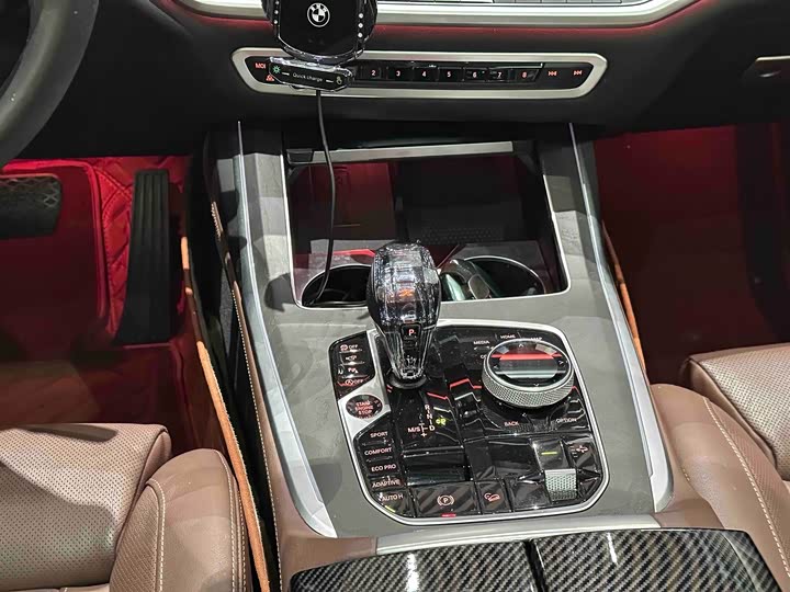 Фото 20 - BMW X7