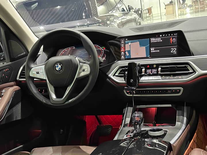 Фото 21 - BMW X7