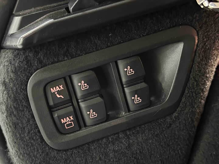 Фото 25 - BMW X7