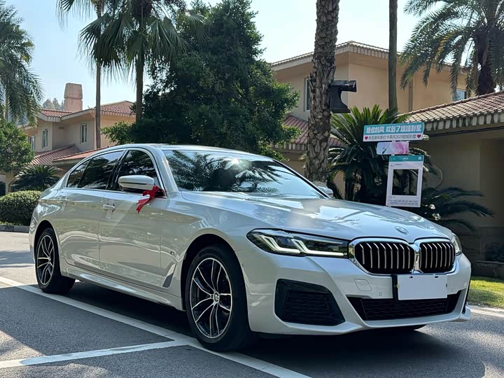 Фото 3 - BMW 5 Series