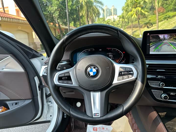 Фото 6 - BMW 5 Series