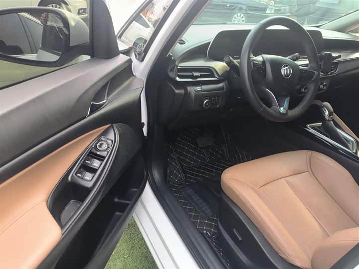 Фото 16 - Buick GL6