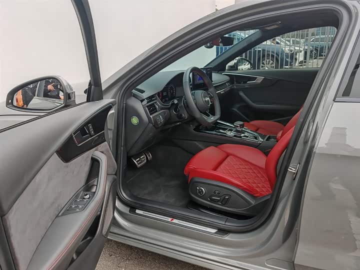 Фото 14 - Audi S4