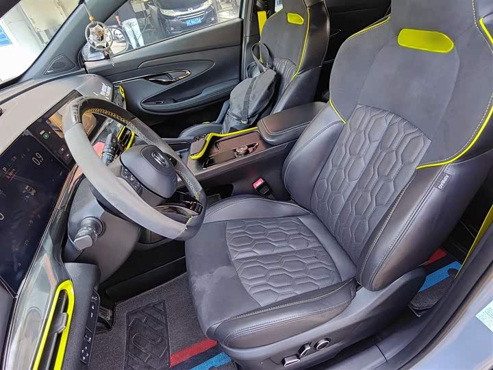 Фото 14 - Changan UNI-T