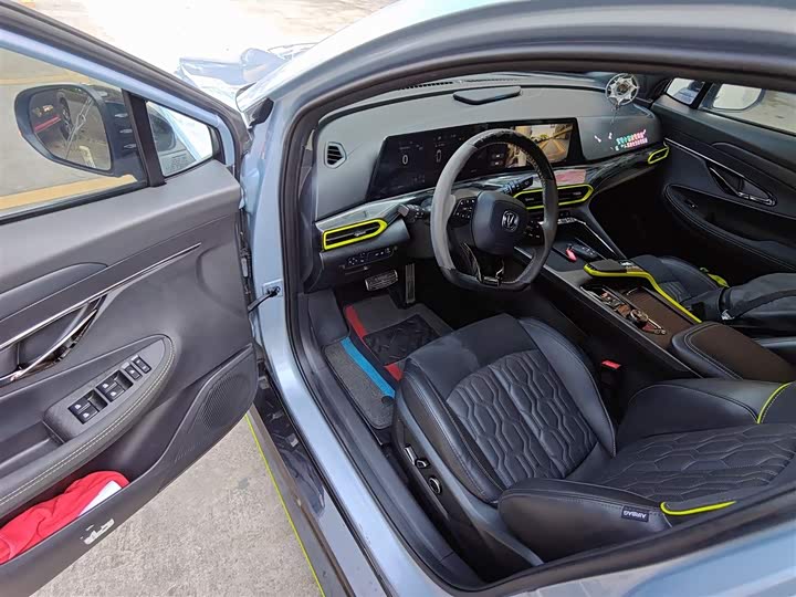 Фото 15 - Changan UNI-T