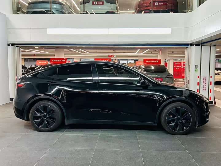 Фото 18 - Tesla Model Y