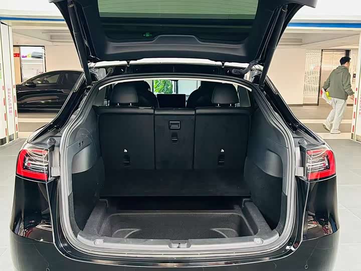 Фото 7 - Tesla Model Y