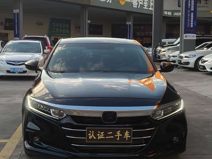 Фото 2 - Honda Accord