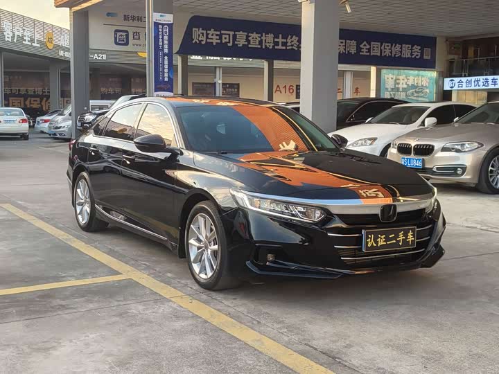 Фото 3 - Honda Accord