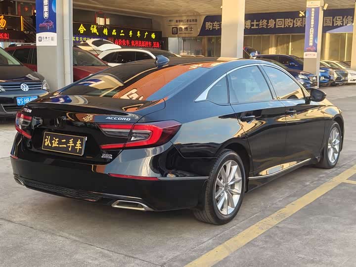 Фото 6 - Honda Accord