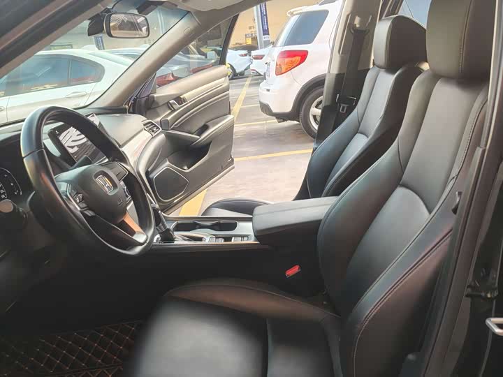 Фото 7 - Honda Accord