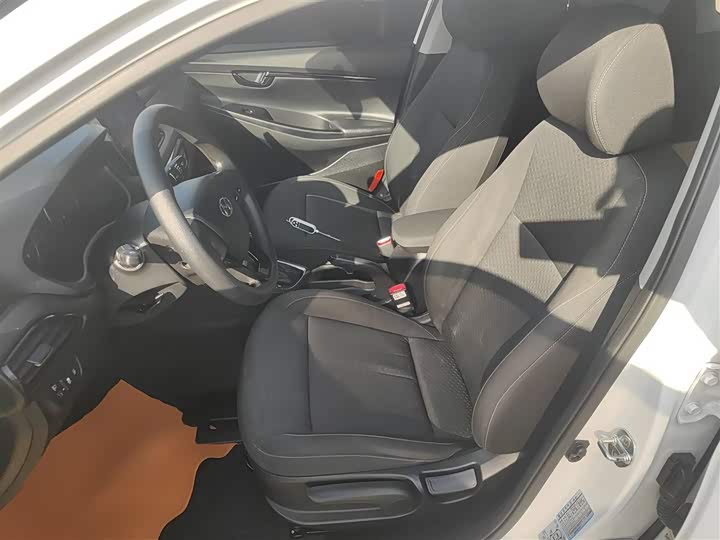 Фото 14 - Hyundai Celesta