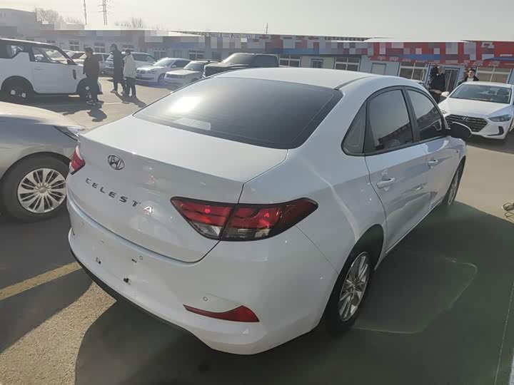 Фото 6 - Hyundai Celesta