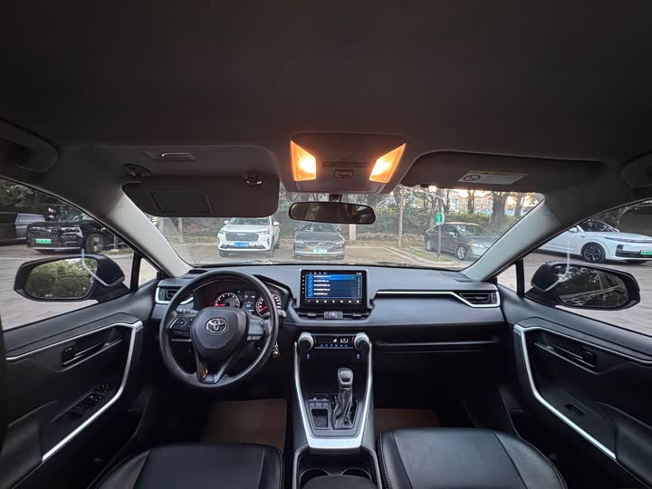 Фото 10 - Toyota Wildlander