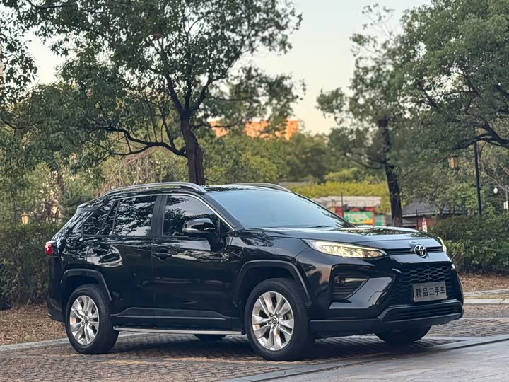 Фото 3 - Toyota Wildlander