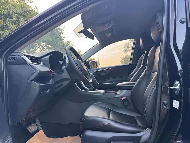 Фото 5 - Toyota Wildlander