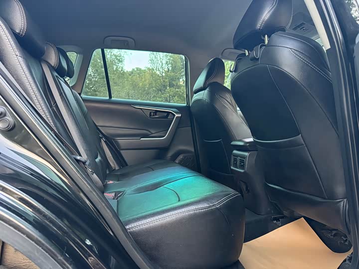 Фото 7 - Toyota Wildlander